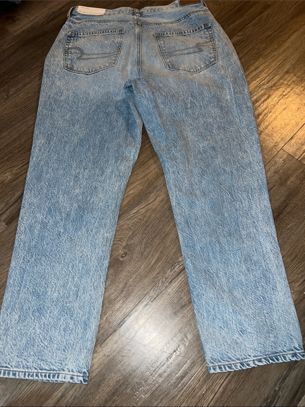 American Eagle, Mom Jean sz 8 short nwt - Picture 3 of 6